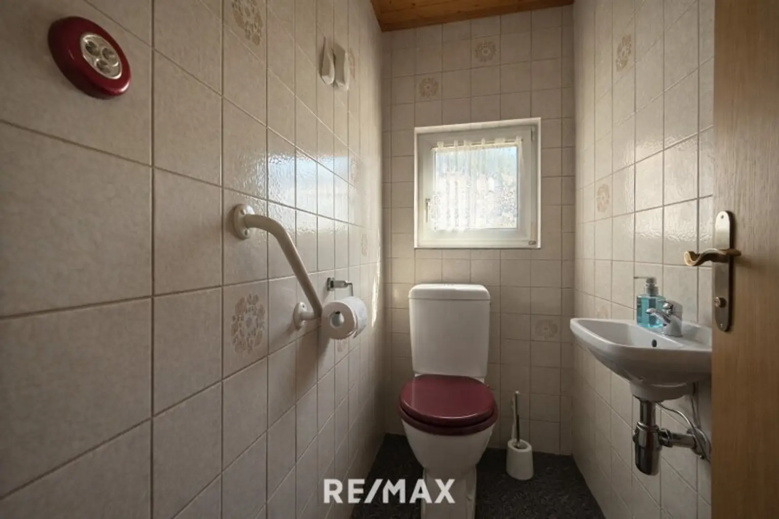 *** Charmantes teilsaniertes Landanwesen mit 10.978 m² Grund – Ruhe, Natur und vielseitige Nutzungsmöglichkeiten nur wenige Minuten zum grünen See ***