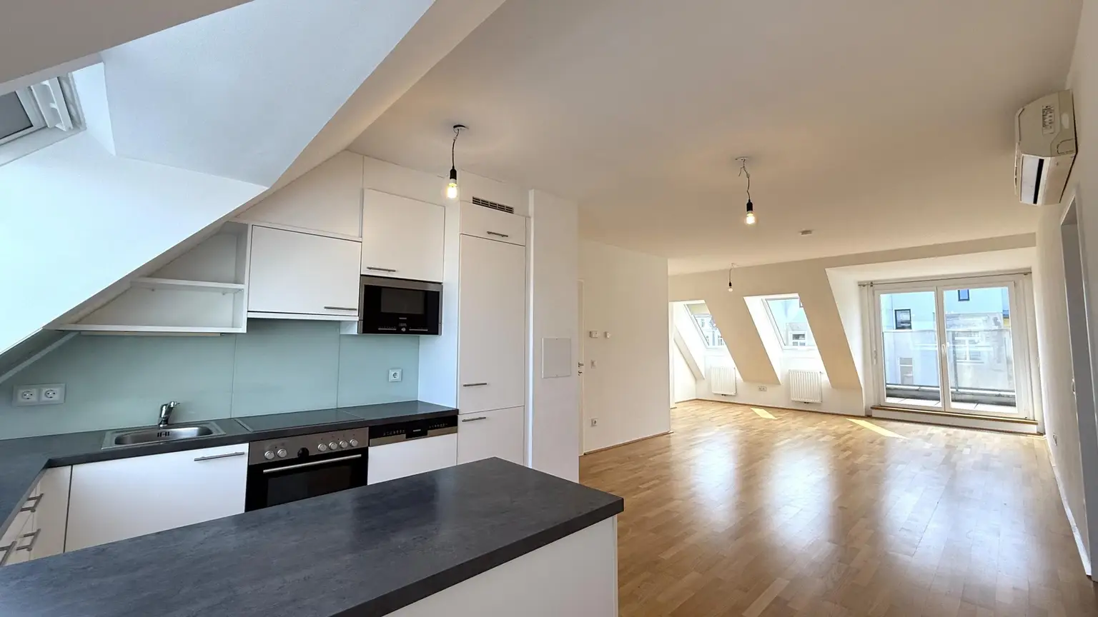 4-Zimmer-PENTHOUSE in der Ungargasse (Nähe: Stadtpark, Rochusmarkt, 1. Bezirk)!!