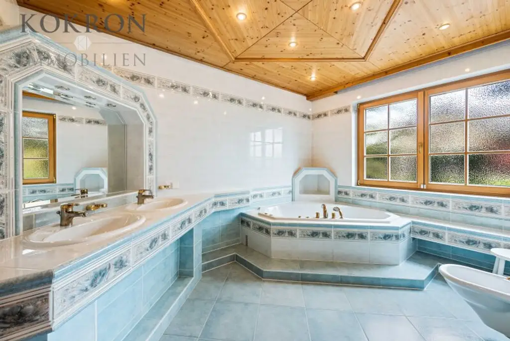 Familiensitz - großzügiges Anwesen für exklusive Ansprüche