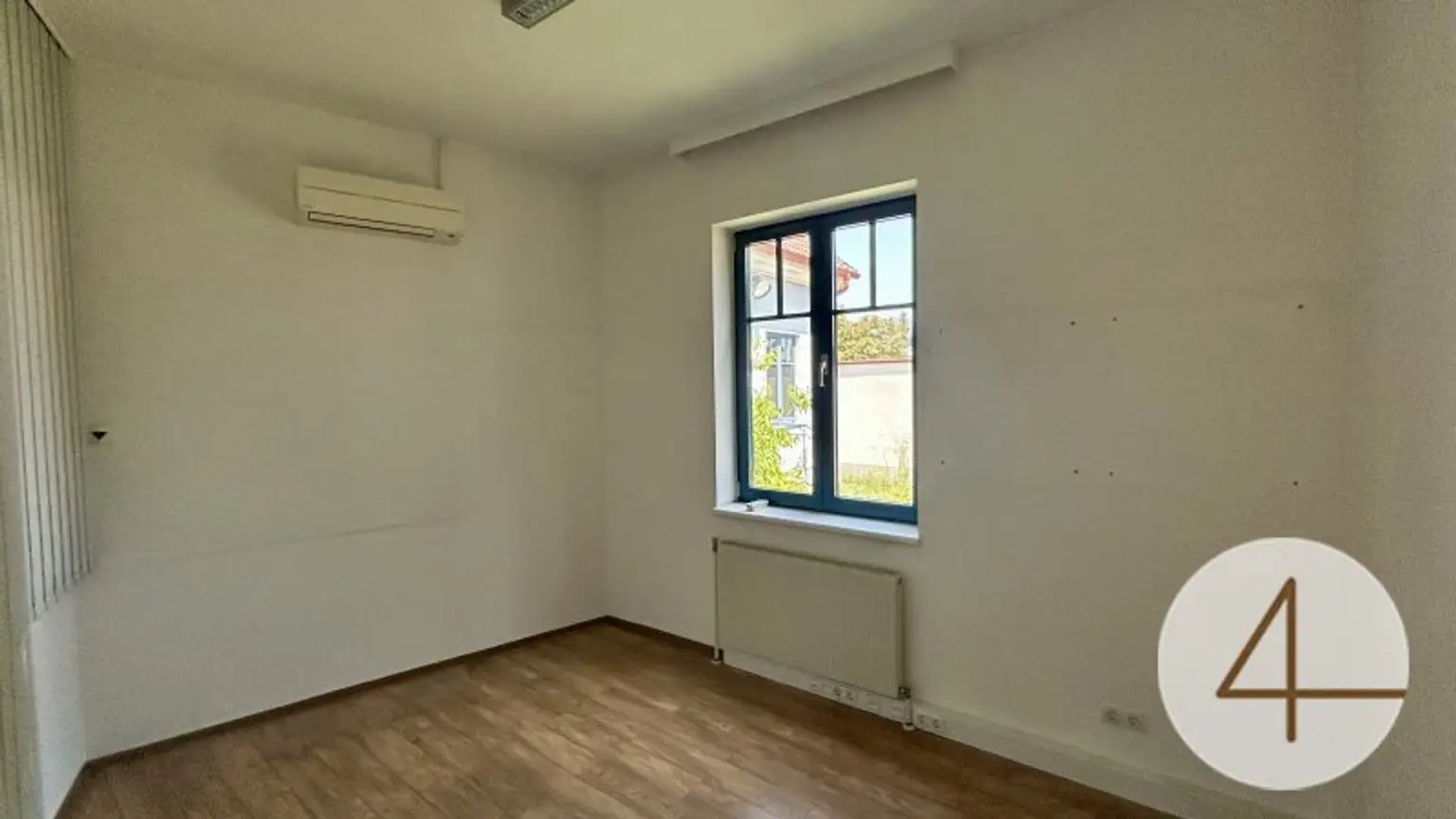 Ehemalige Raiffeisenbank in Strasshof Großzügiges Büro/Praxis – Top Angebot!