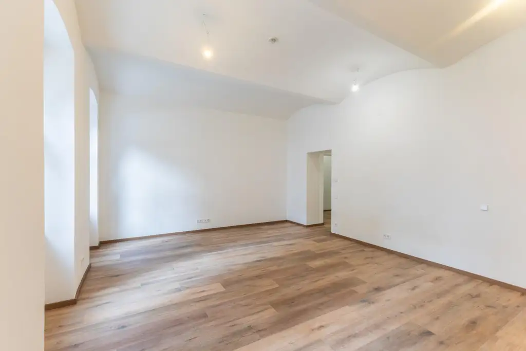 Erdgeschoßwohnung mit separatem Eigengarten