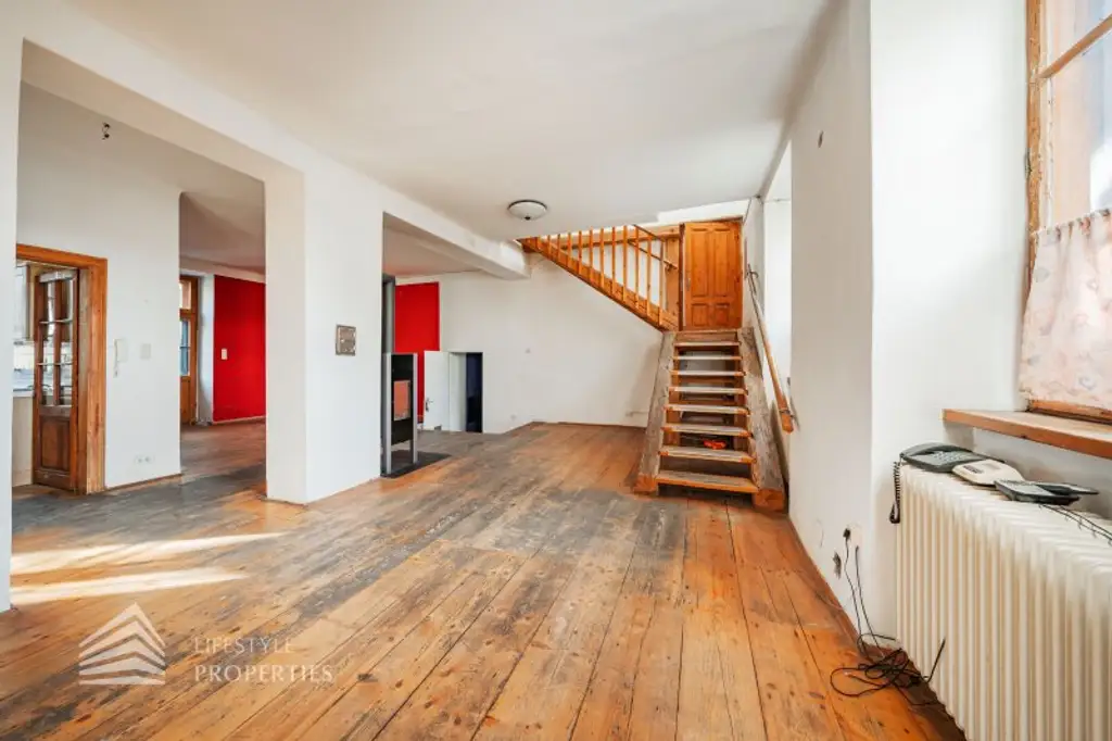 Exklusives Baugrundstück in einzigartiger Lage mit Einreichplanung!