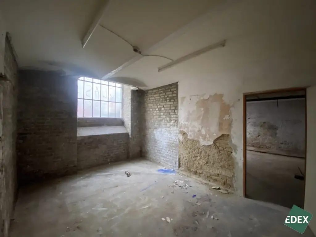 Große Werkstätte im 15. Bezirk