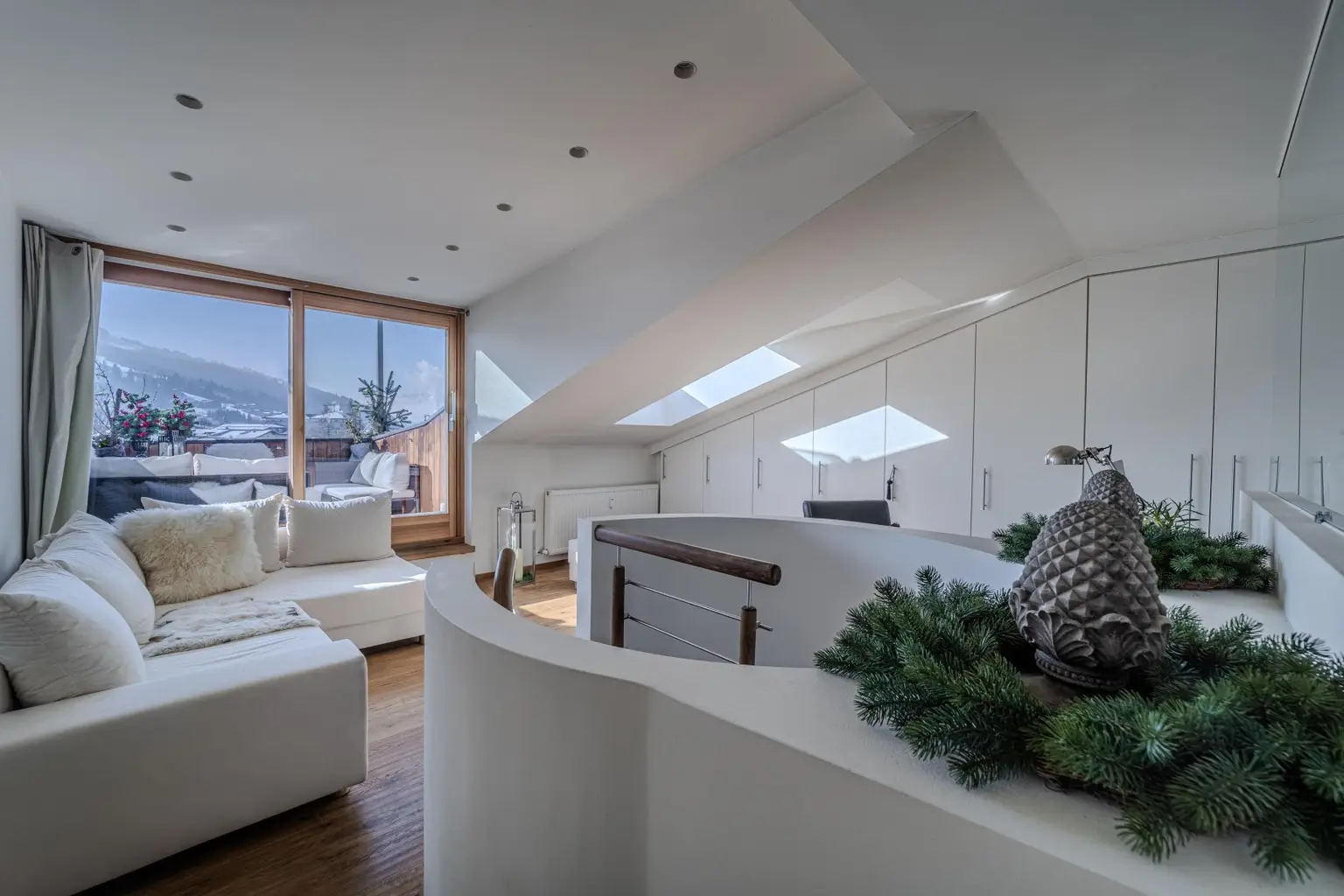 Galerie/Büro/Schlafcouch