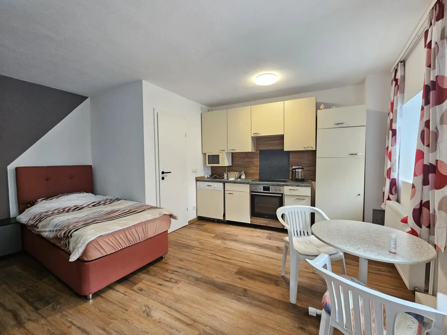 kleine Wohnung EG