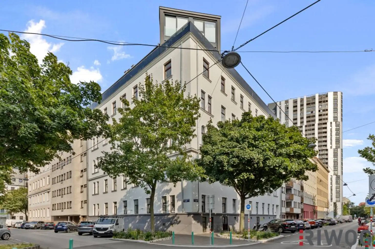 Moderne 3-Zimmer DG-Wohnung zwei Außenflächen und Traumausblick