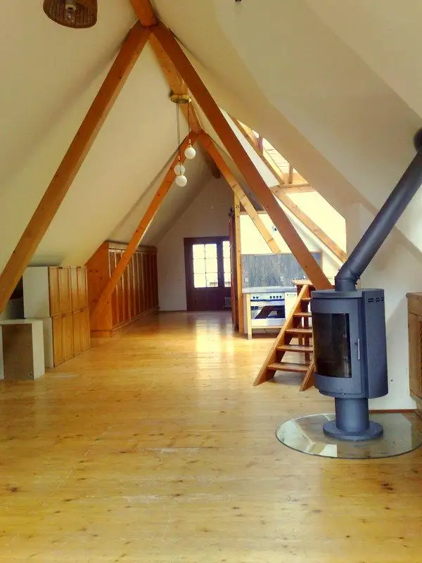 LOFTARTIGE WOHNUNG IM GRÜNEN NAHE DER WIENER STADTGRENZE