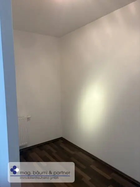Elegante, neue 4 Zimmerwohnung mit grossartigem Balkon und Grünblick