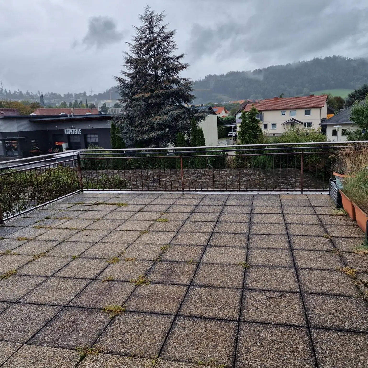 Kleinwohnung mit Terrasse!