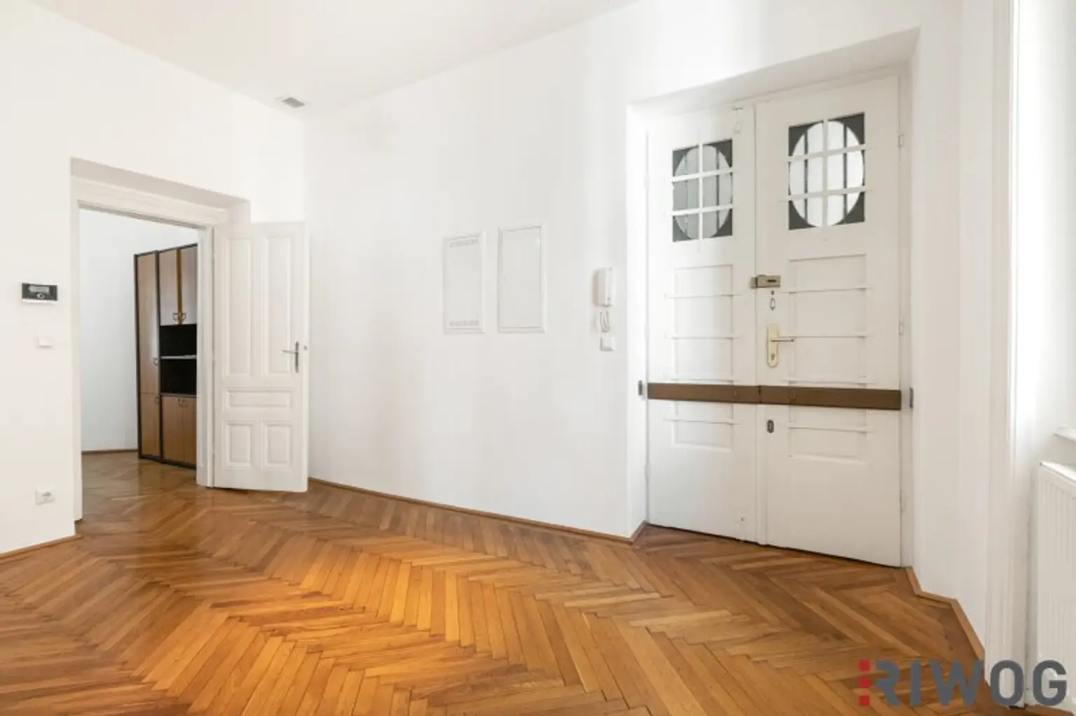 Klassische Stilaltbauwohnung mit Charme und Eleganz | Komplette Innenhoflage | 3. Etage | Nähe Donaukanal, Hundertwasserhaus, 1. Bezirk, Prater