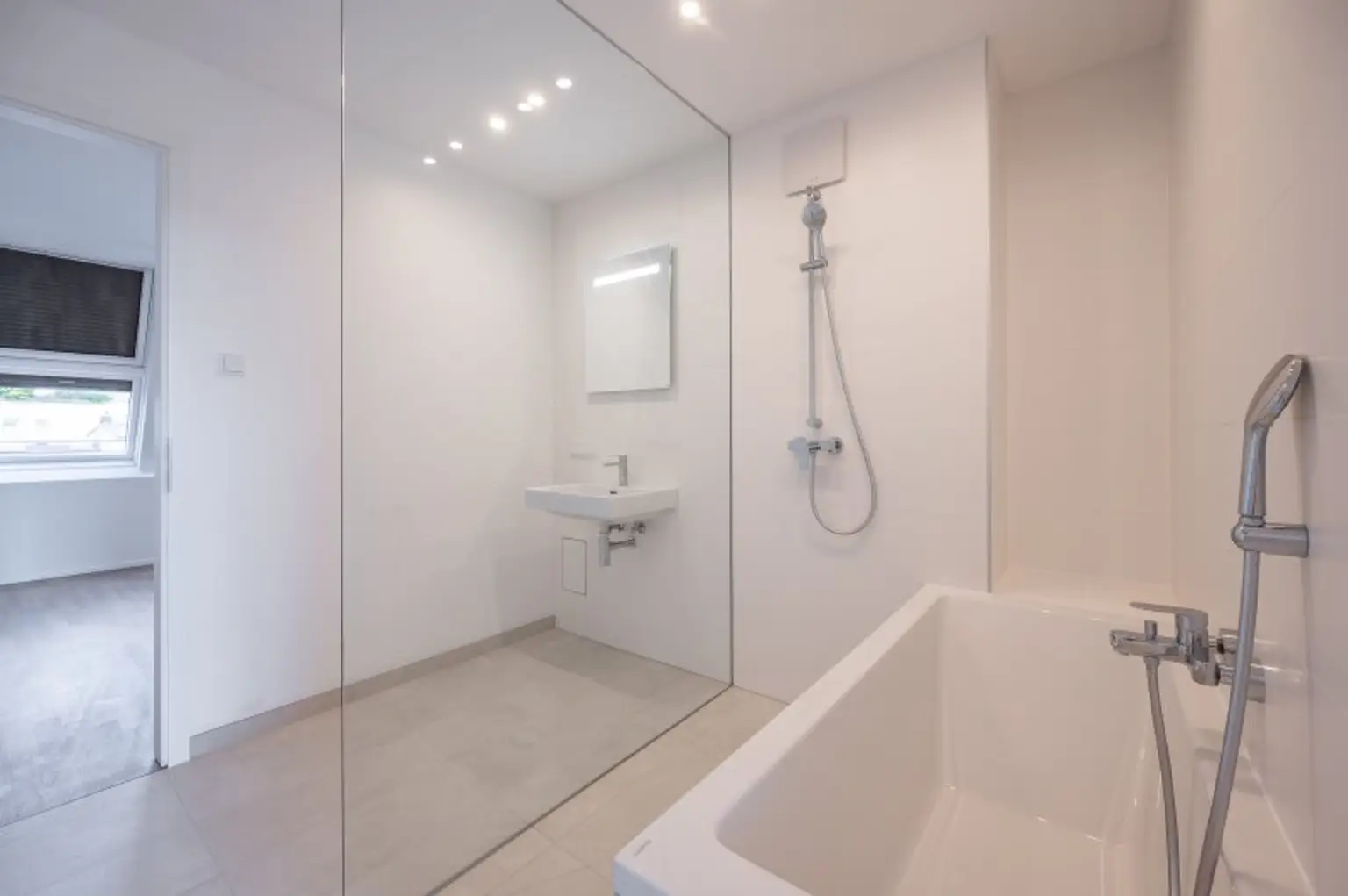 ++MOLLARD 50++ stilvolle 3-Zimmer-Wohnung mitten im Herzen der Stadt (1/29)