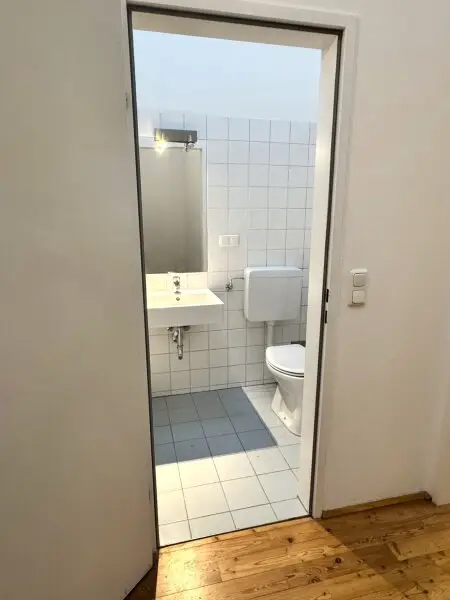 5-ZIMMER-DACHGESCHOSSWOHNUNG MIT GARAGENPLATZ