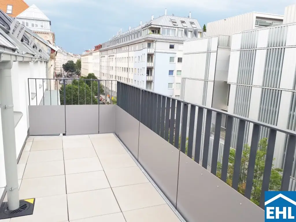 Geräumige Dachgeschosswohnung mit Balkon im Herzen Magaretens