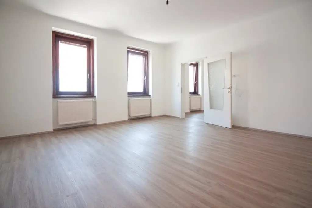 Gepflegtes, charmantes Haus im schönen Fischamend | ca. 122 m² Wohnfläche auf einer Ebene | 5 Zimmer | Garten & Garage