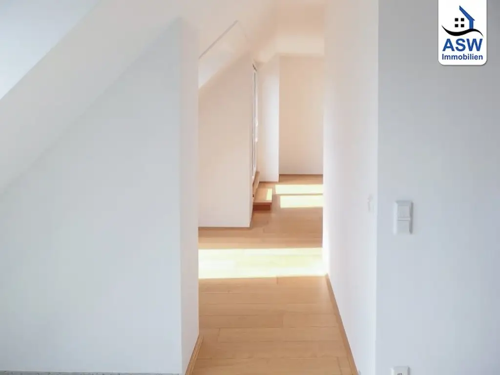 Schöne 2-Zimmer-Maisonettewohnung mit großzügiger Dachterrasse