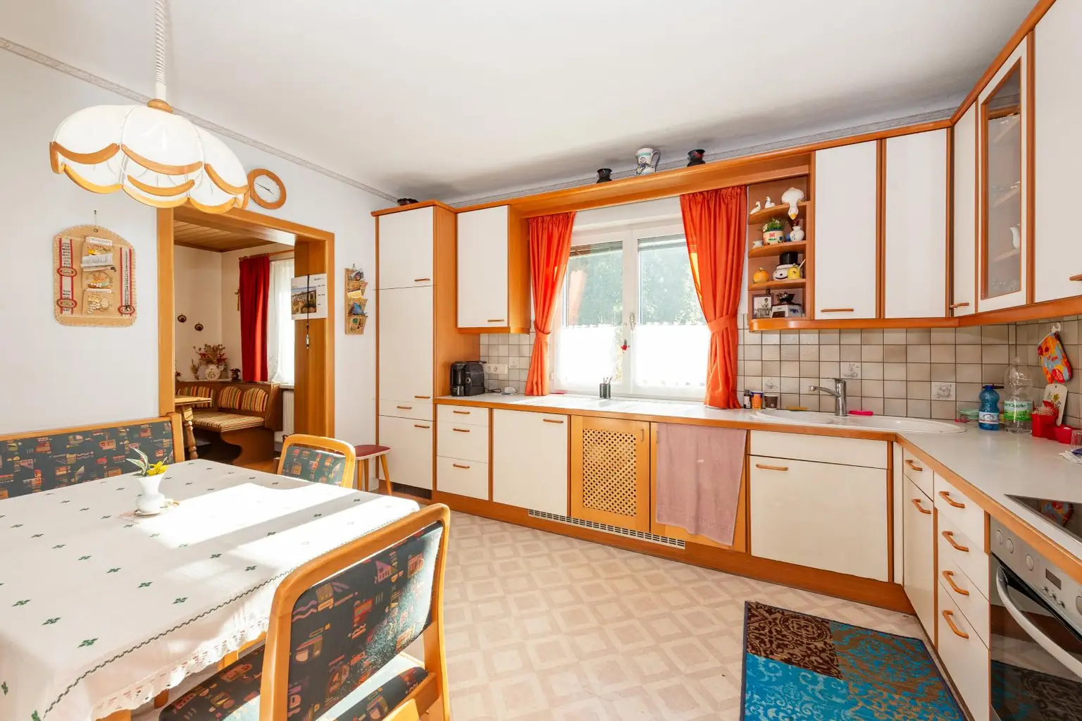 Einfamilienhaus mit wunderschönem Grundstück in ruhiger Lage