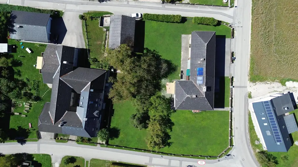 Mehrfamilienhaus mit viel Potenzial und Bauland-Agrar Widmung!