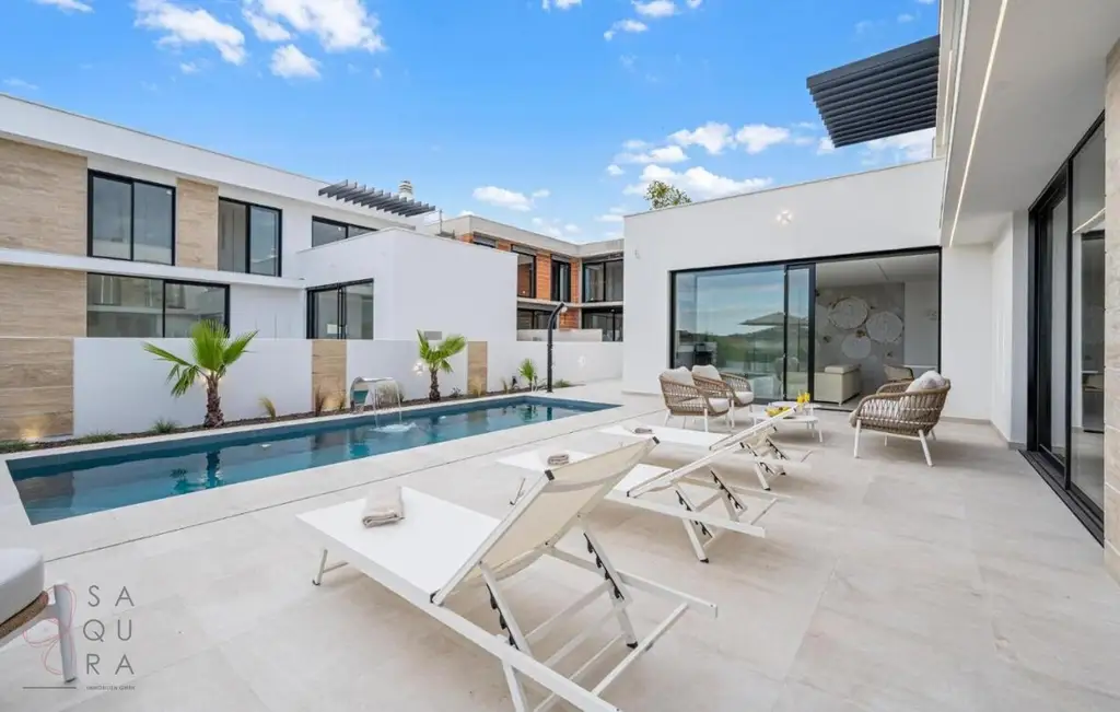 Elegante Villa in Tribunj – Mediterranes Leben mit Investitionswert