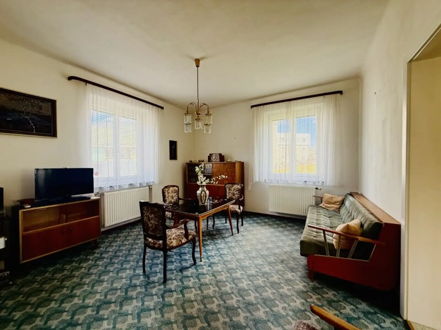 Viele Zimmer mit zwei Fensterfronten...