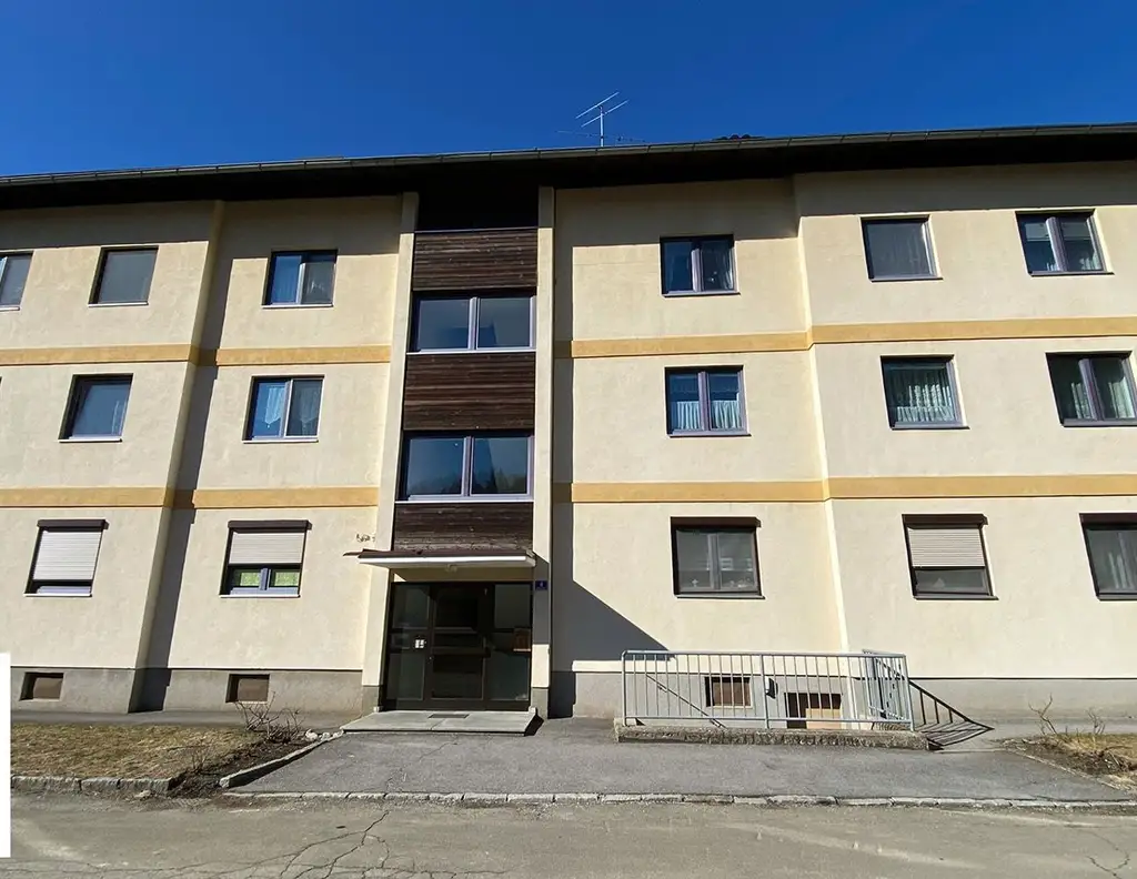 Bezirk Leoben: Zinshauspaket mit 34 Wohnungen und 26 Garagen