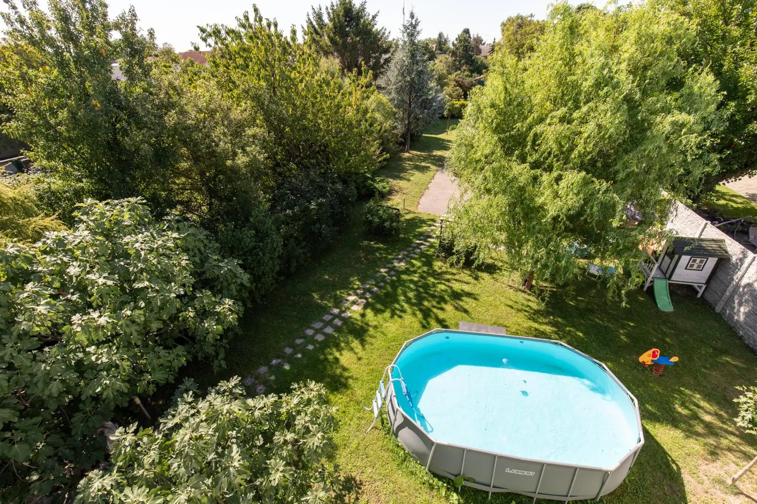 Vielseitiges Anwesen mit Wohn- und Geschäftshaus, Nebengebäuden & Garten