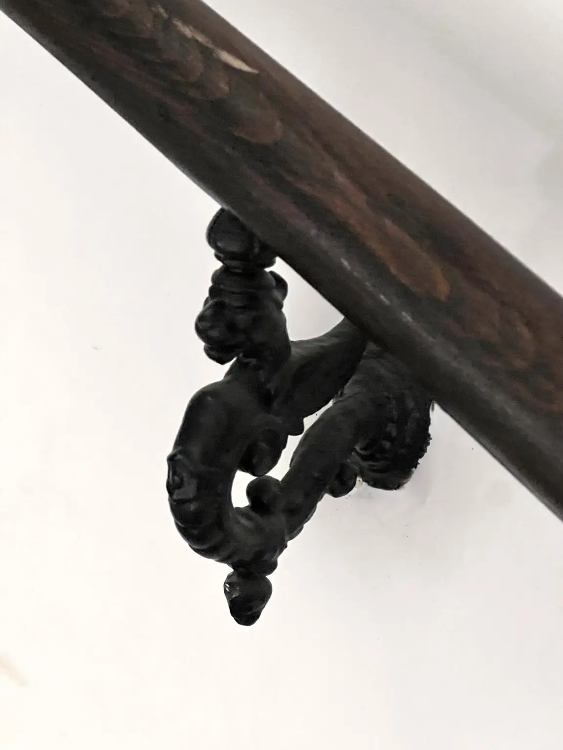 UNBEFRISTET: Generalsanierte 5-Zimmer-Altbauwohnung mit kleinem Balkon in der Innenstadt