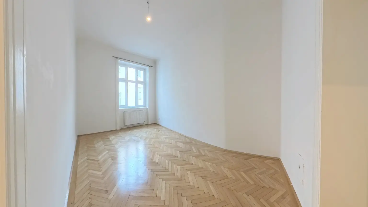 Altbau mit Charakter | 3 Zimmer, Fischgrätparkett und Grünblick am Apollopark