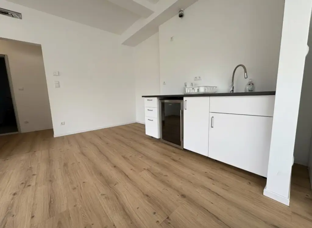 Helle Citywohnung mit Terrasse (Heizkosten inkl.)