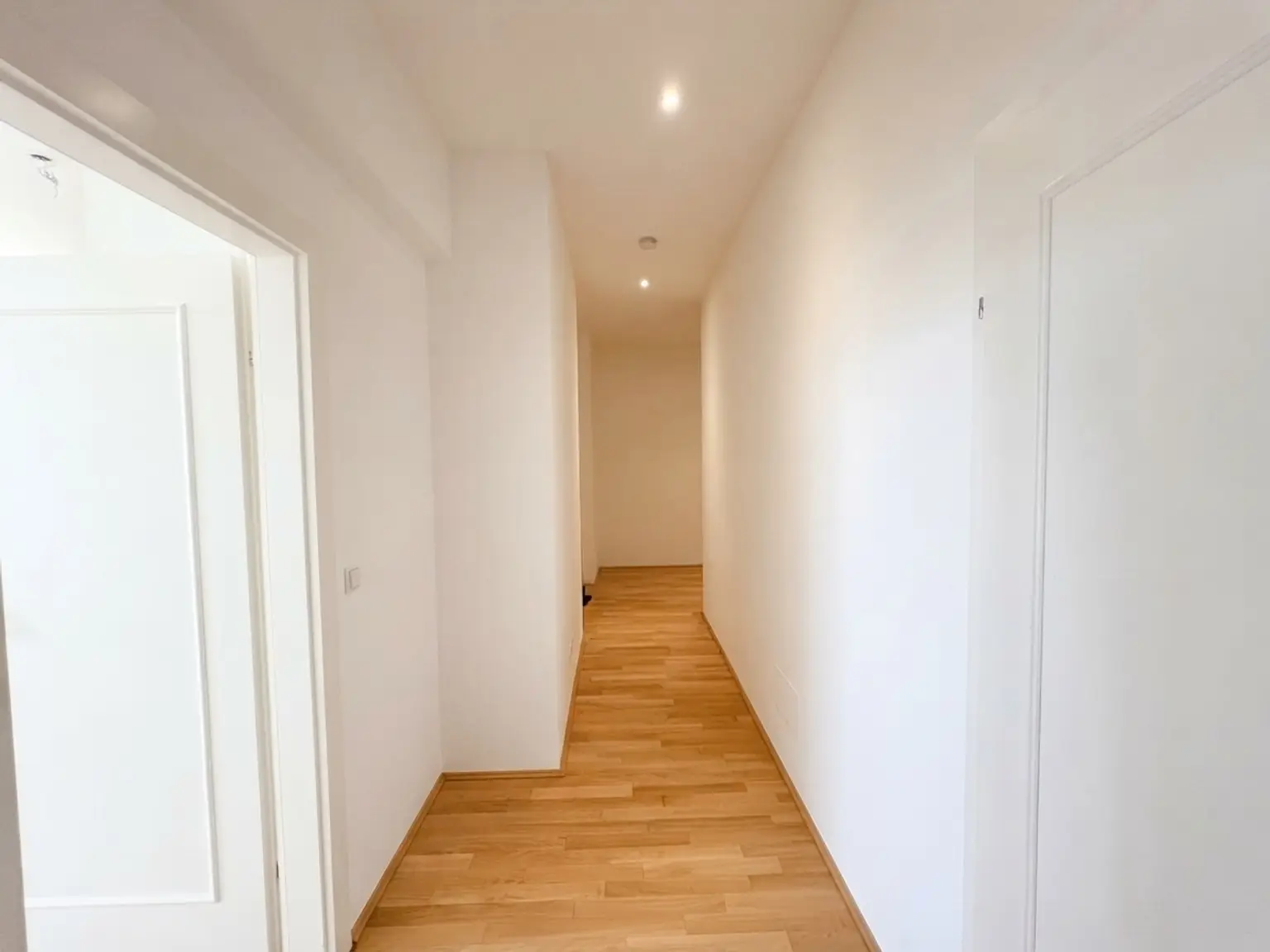 UNBEFRISTET: Klimatisierte 2-Zimmer Dachgeschosswohnung nahe Belvedere