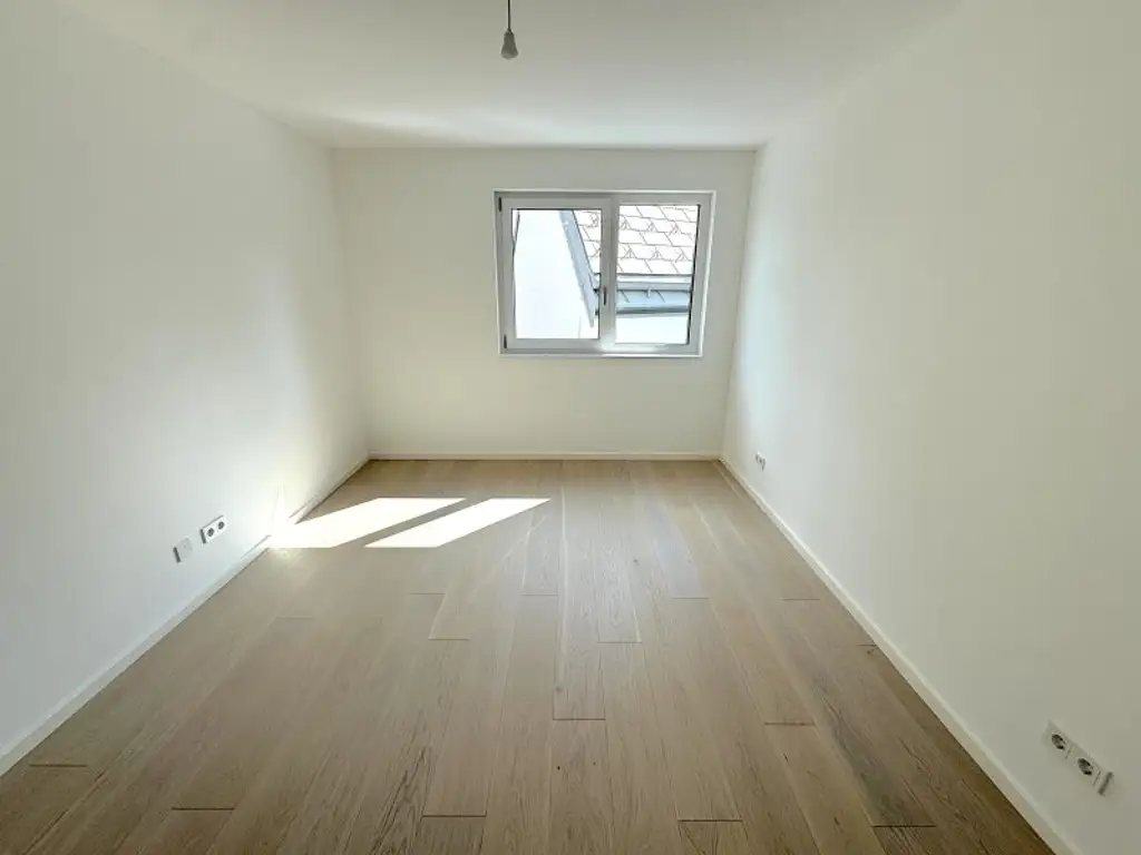 EIGENGRUND NÄHE ALTE DONAU – FREIFLÄCHEN - LUFTWÄRMEPUMPE – KELLER – GARAGE – U-BAHN!