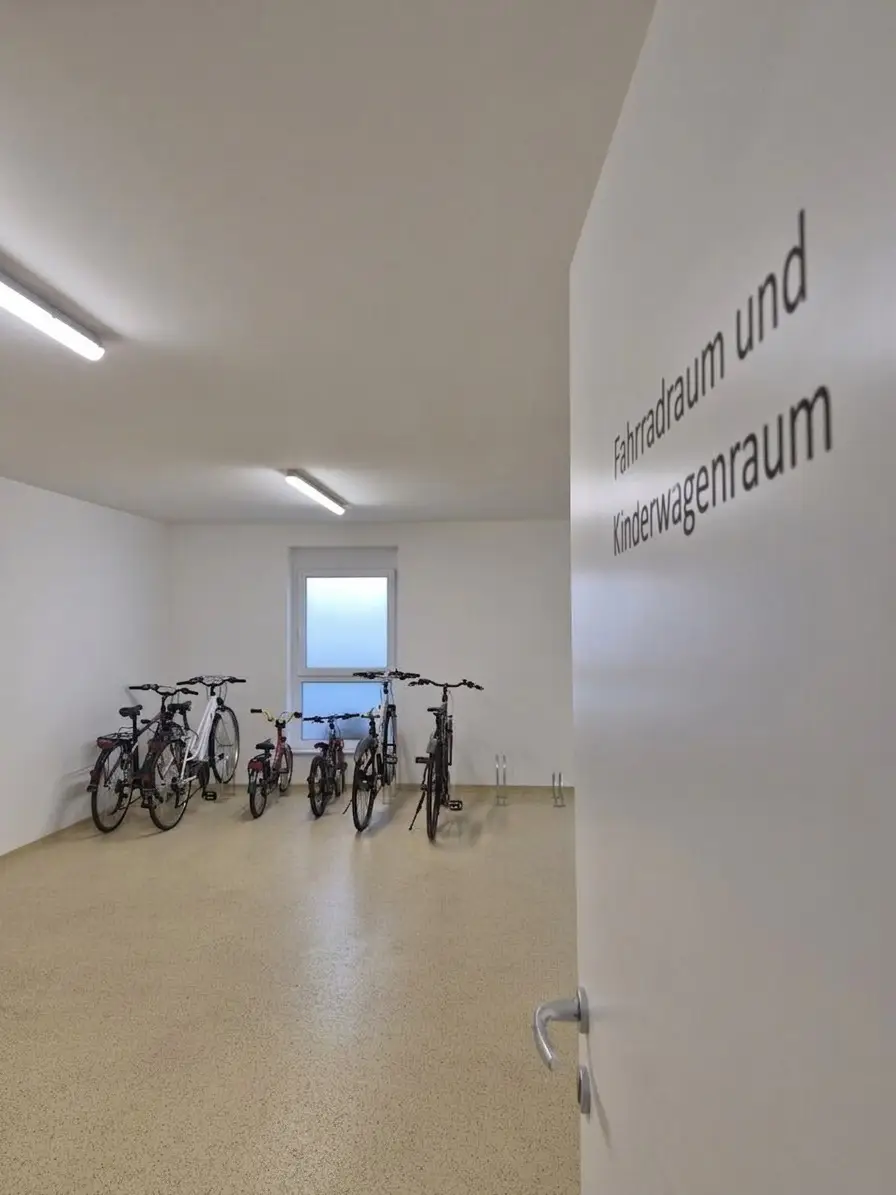 Neubau: Tolle ca. 65 m² Wohnung mit ca. 64 m² Eigengarten und Terrasse