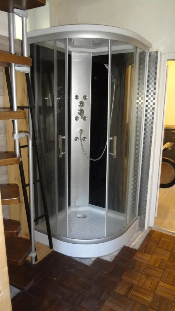 Dusche - Kein Badezimmer vorhanden