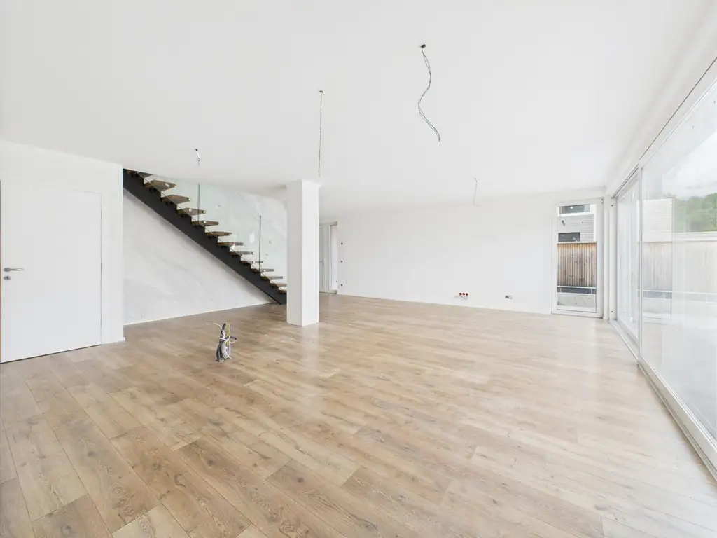 WELS-WEST: Ihr neues Smart Home mit Salzwasserpool, Carport & exklusiver Ausstattung