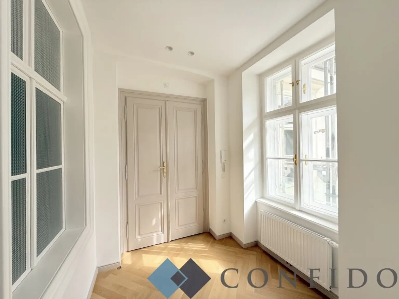 AM HEUMARKT - Traumhafte 4 Zimmer Altbauwohnung in großartiger Lage!