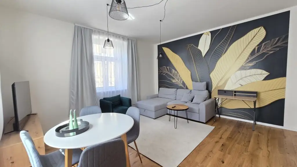 Neusanierte zwei Zimmerwohnung