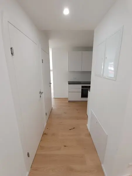 Moderne Dachgeschoss-Wohnung mit Freifläche in Bestlage! Nähe U4 Margaretengürtel & Pilgramgasse! Verfügbar ab 01.02.2026!