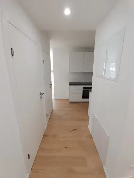 Moderne Dachgeschoss-Wohnung mit Freifläche in Bestlage! Nähe U4 Margaretengürtel & Pilgramgasse! Verfügbar ab 01.02.2026!