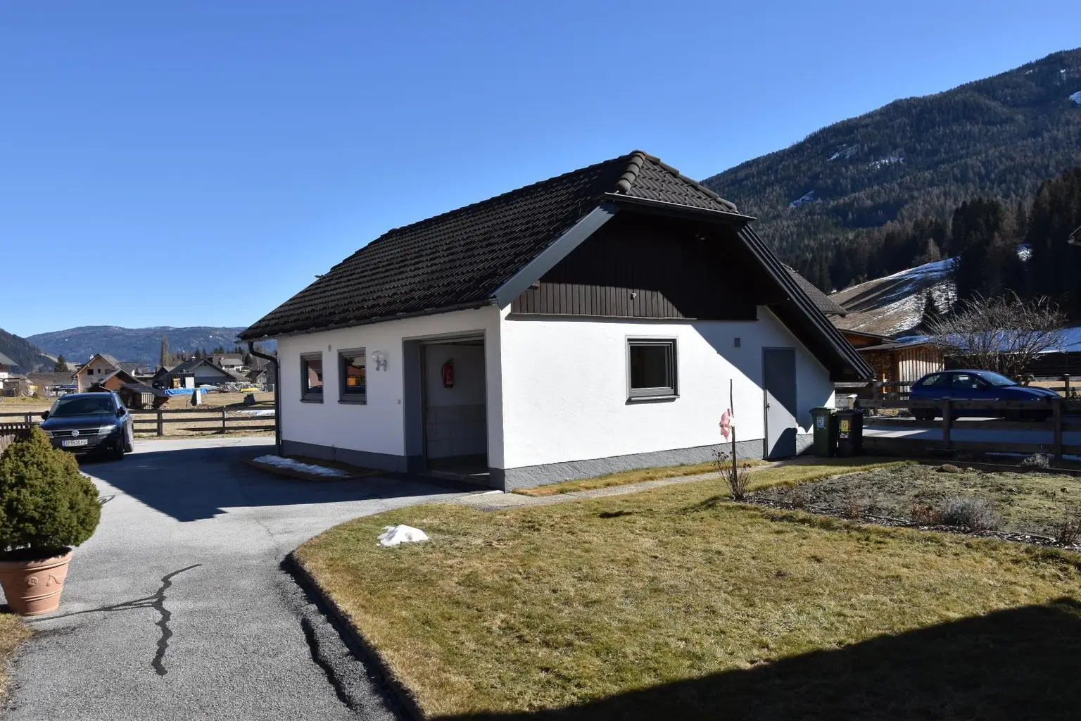 Garage mit Lagerraum