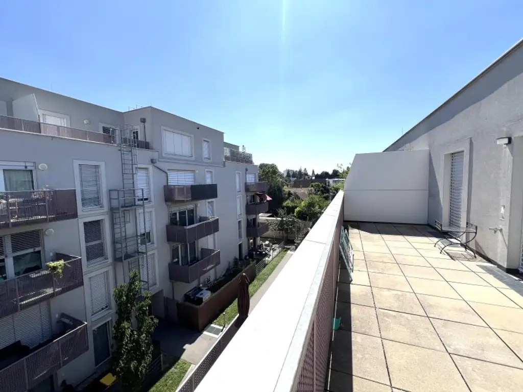 Attraktive 3-Zimmerwohnung mit Kühldecke und Terrasse