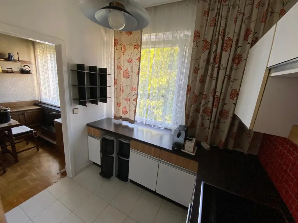 Gut aufgeteilte 4-Zimmer-Wohnung mit Balkon; barrierefreier Zugang vorhanden!