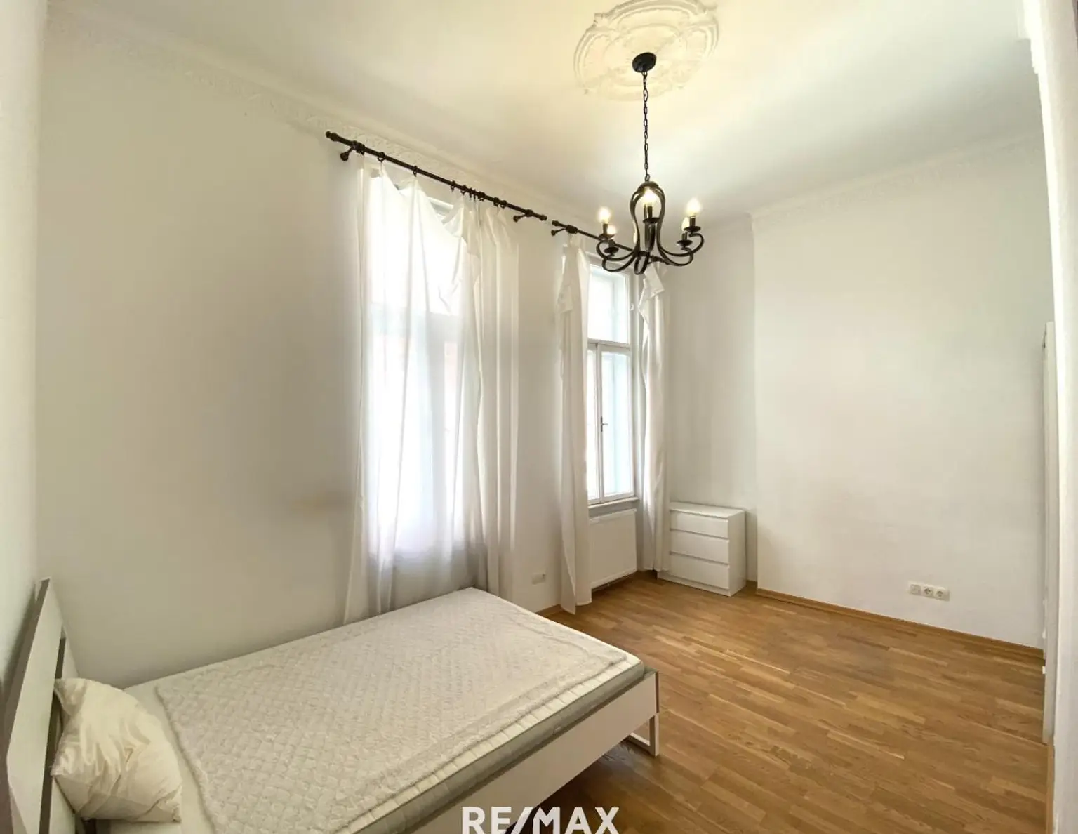 6 Zimmer Ordination/Büro/Praxis/Wohnung nahe des Parlaments!