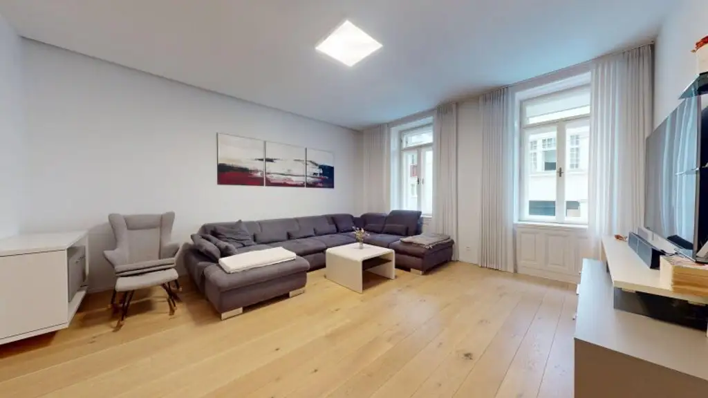 Stilvolles Wohnen in saniertem Altbau
