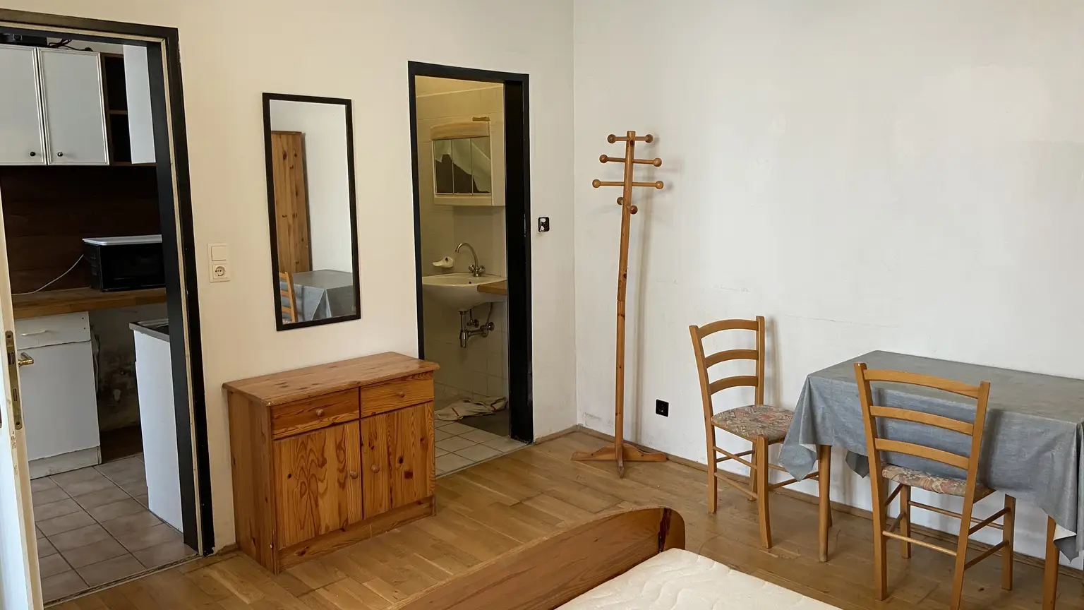 Garçonnière mit Sanierungsbedarf im 15. Bezirk