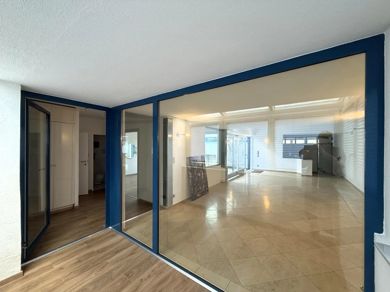 Modernes Atelier, Loft, Dachterrasse im Neunzehnten // Modern Studio, loft, roof terrace in the nineteenth //