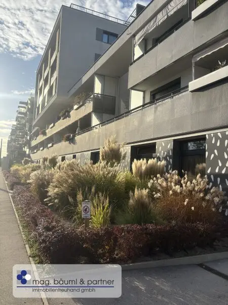 Elegante, neue 4 Zimmerwohnung mit grossartigem Balkon und Grünblick
