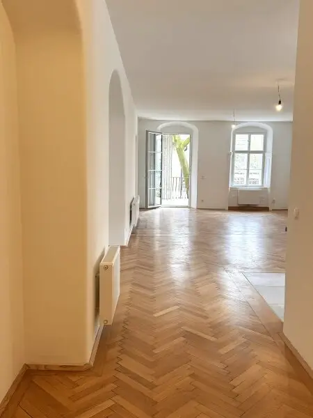 Blick vom Vorzimmer ins Wohnzimmer