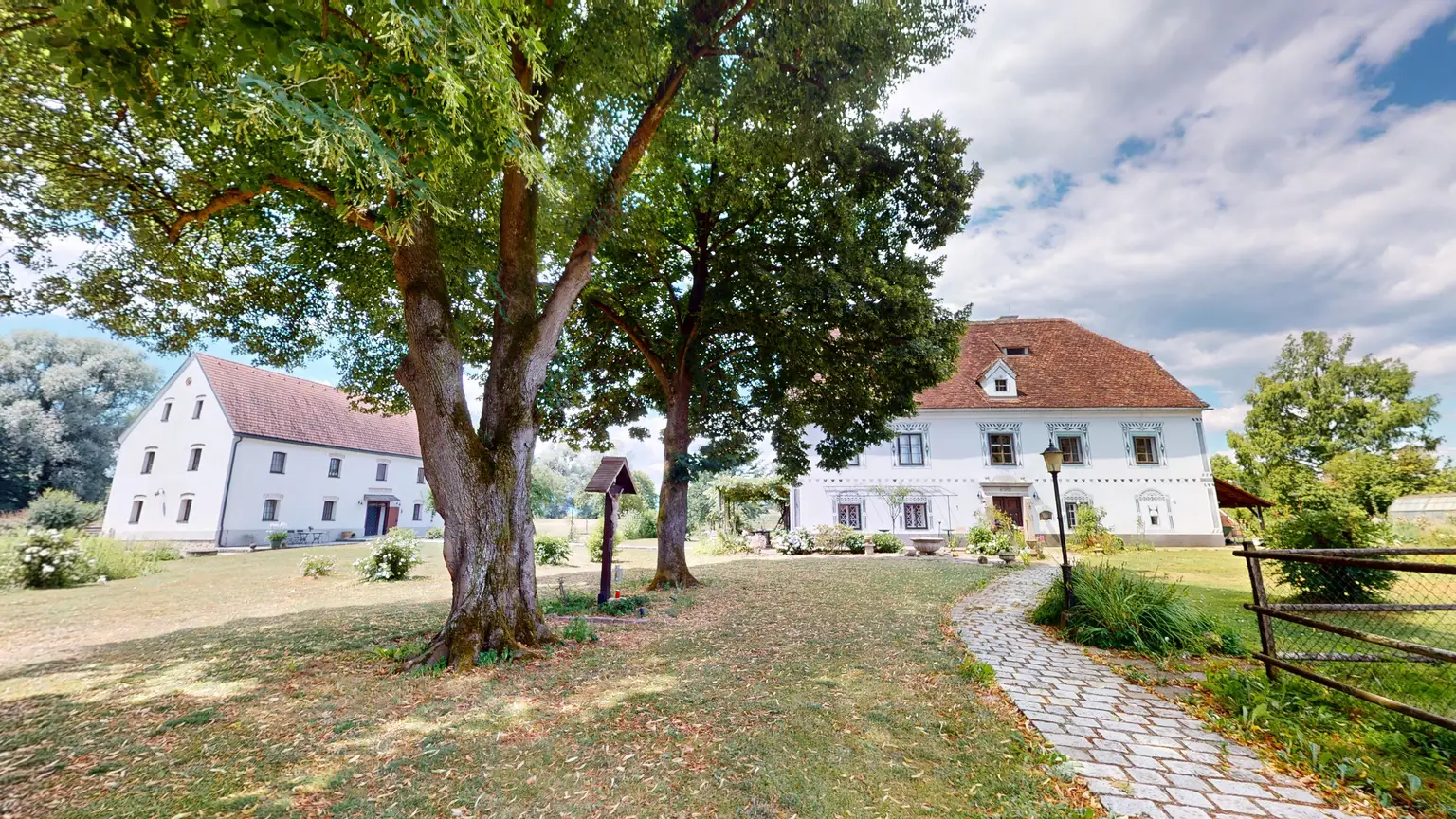 Historisches Anwesen I Herrenhaus I Reitstall I 10 Hektar Grund I Nähe Graz