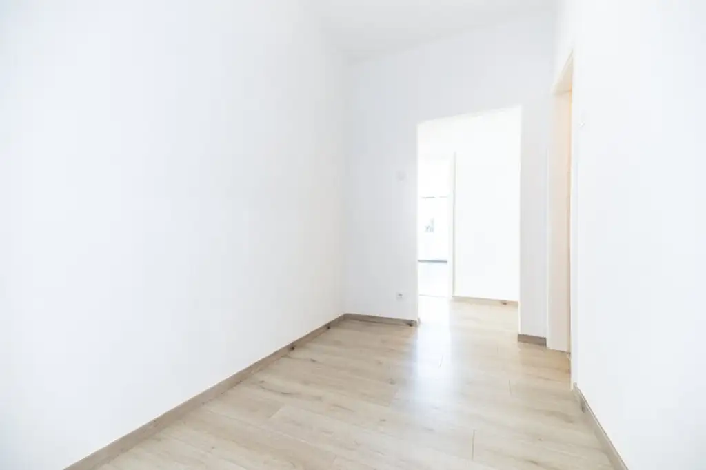 OHNE PROVISON I XXL-BALKON I TOP-SANIERT I 4 ZIMMER I LENDPLATZ I SEHR HELL I RUHIG I HAUSTIERE WILLKOMMEN I PARKPLATZ I PROJEKT WOHNEN I