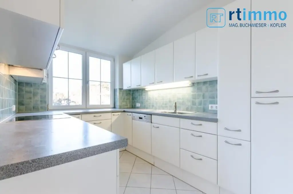 VIER ZIMMER | SCHÖNE UND HELLE TERRASSENWOHNUNG + 70 m2 DACHTERRASSE + GARAGE