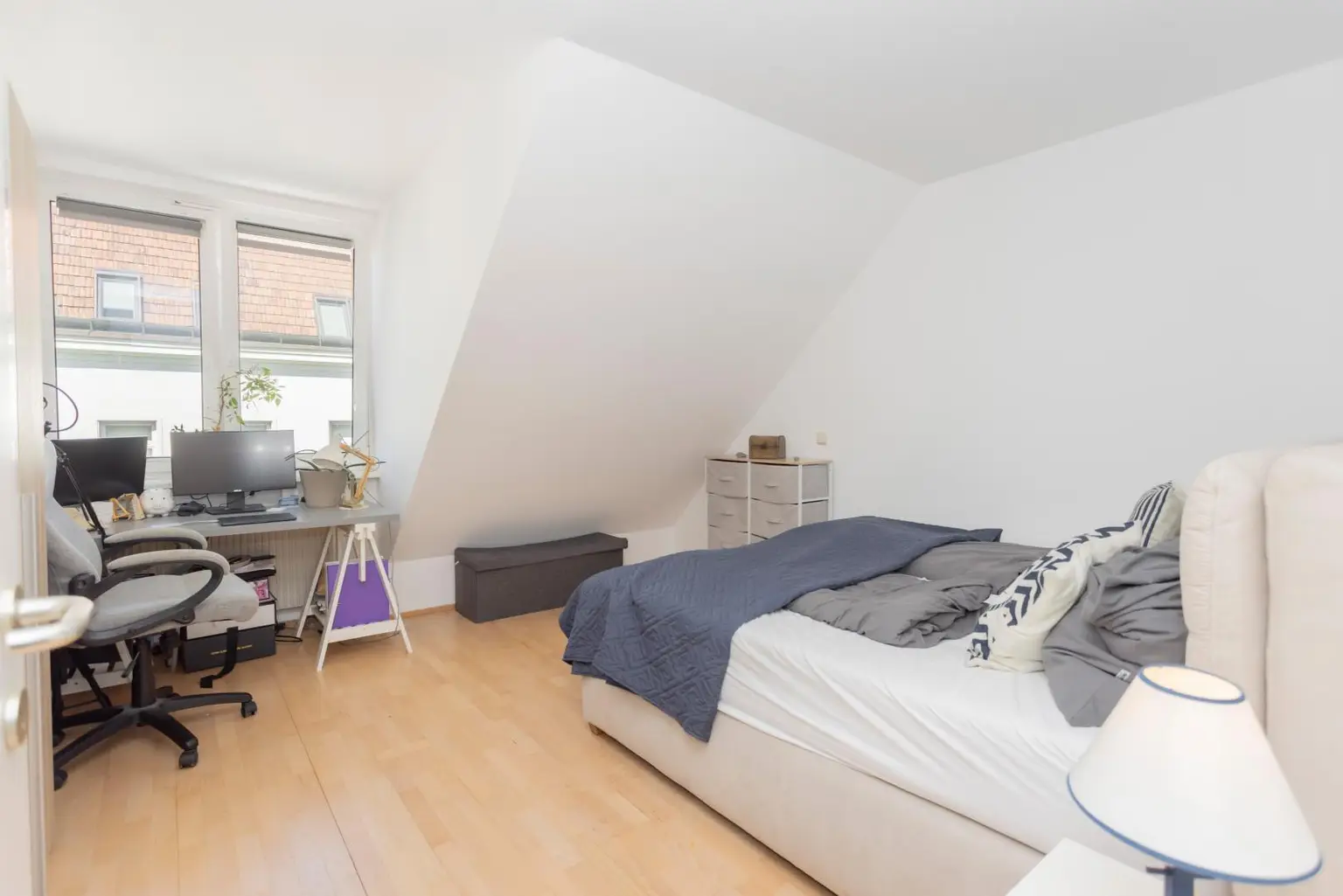Dachgeschoß-Wohnung in U4- und Schönbrunn-Nähe